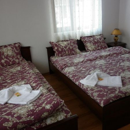 קופריבשטיצה Guest House Mavrudieva מראה חיצוני תמונה