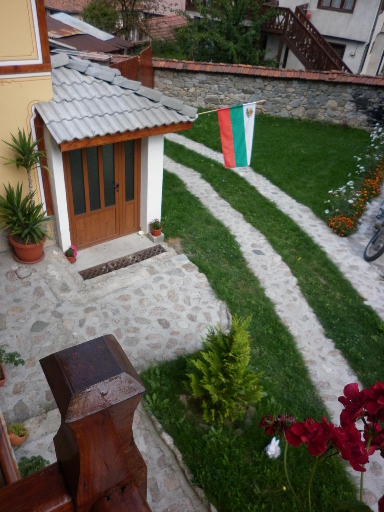 קופריבשטיצה Guest House Mavrudieva מראה חיצוני תמונה