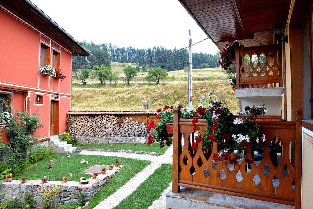 קופריבשטיצה Guest House Mavrudieva מראה חיצוני תמונה