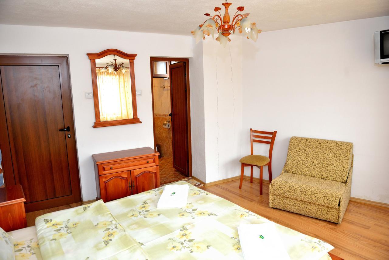 קופריבשטיצה Guest House Mavrudieva מראה חיצוני תמונה