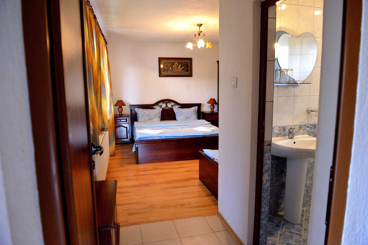 קופריבשטיצה Guest House Mavrudieva מראה חיצוני תמונה